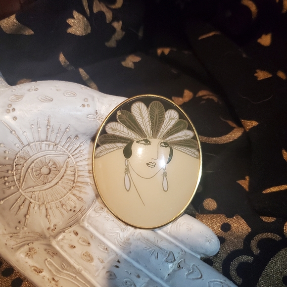 **VINTAGE FIND** clip-on earrings and brooch set in perfect condition - Picture 3 of 7